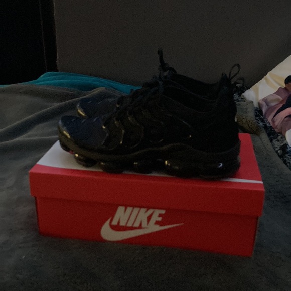 AIR VAPORMAX PLUS - Picture 2 of 5